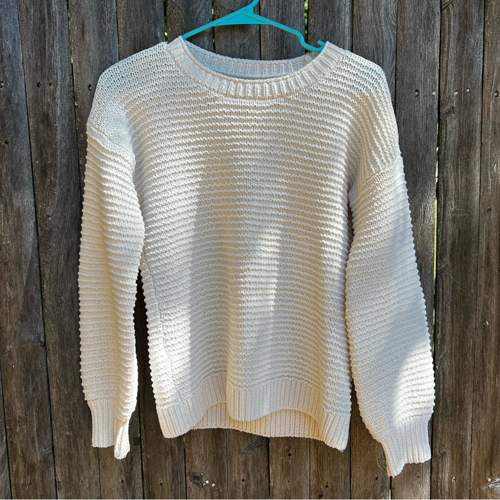 Abercrombie & Fitch white sweater